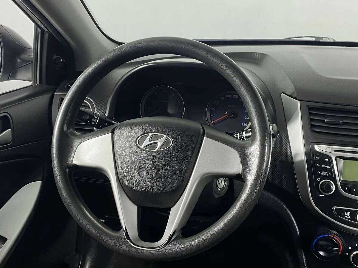 Купить Hyundai Solaris с пробегом. Фото: #10