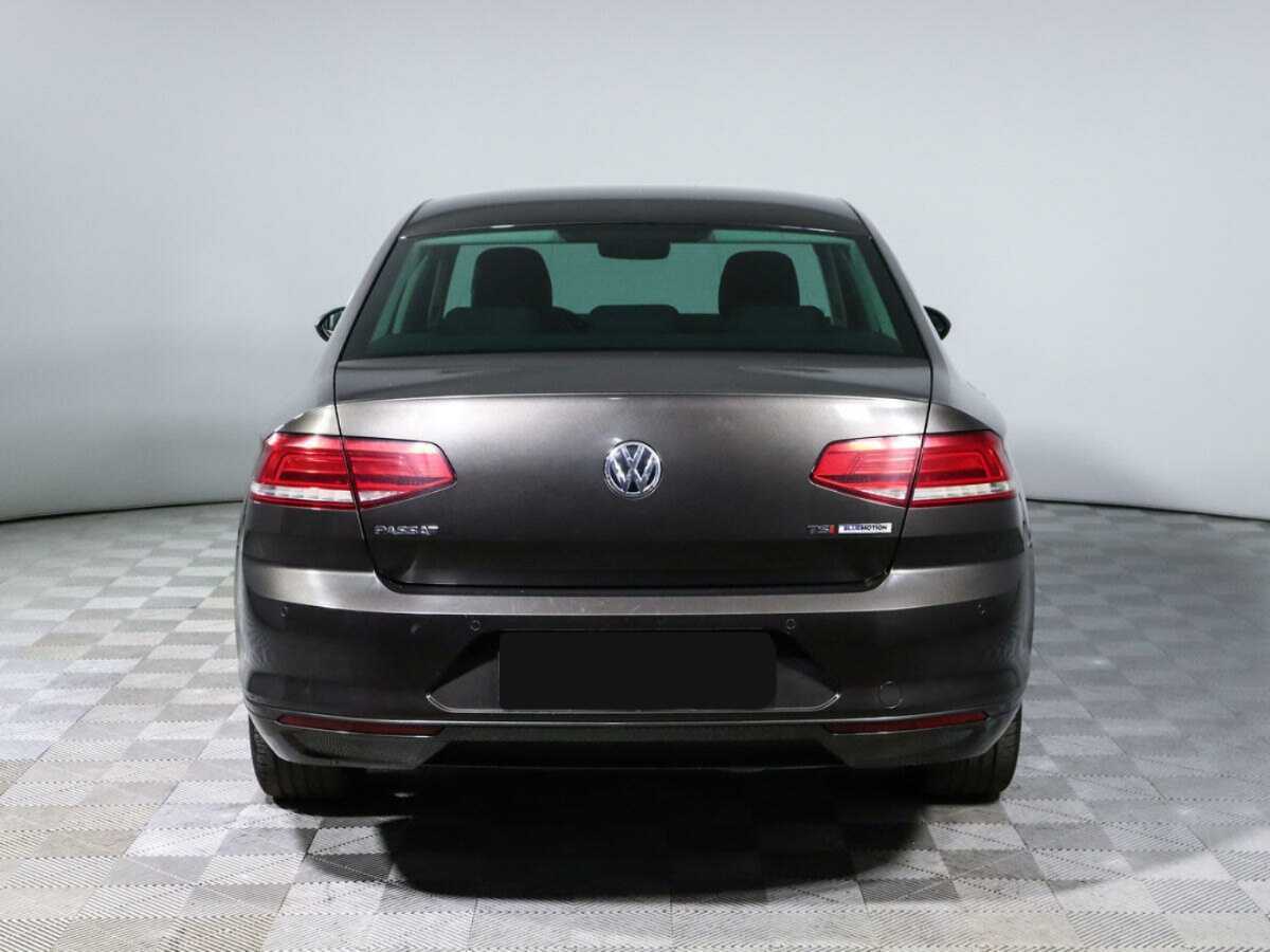 Купить Volkswagen Passat с пробегом. Фото: #4