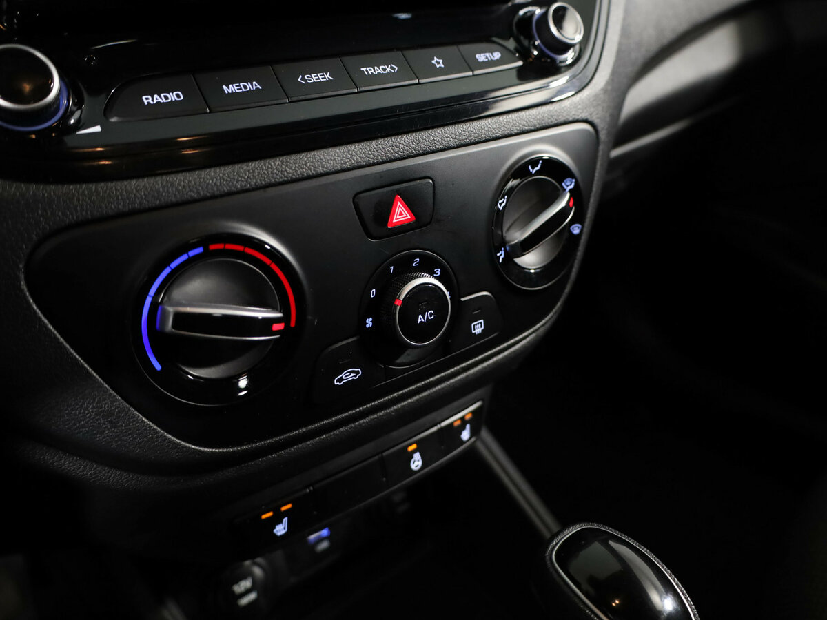 Купить Hyundai Solaris с пробегом. Фото: #9