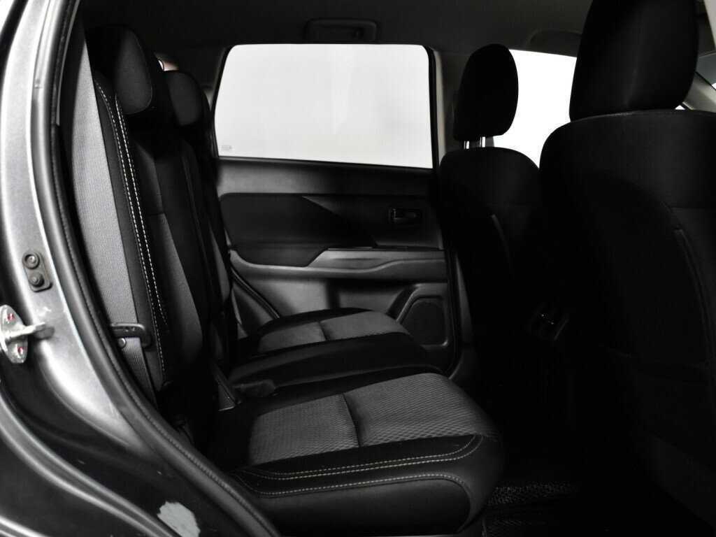 Купить Mitsubishi Outlander с пробегом. Фото: #9