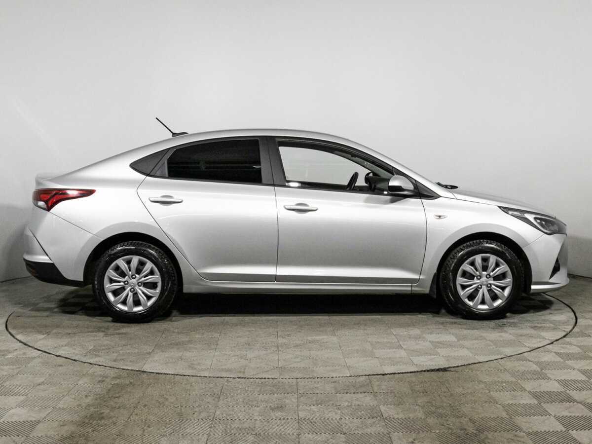 Купить Hyundai Solaris с пробегом. Фото: #3