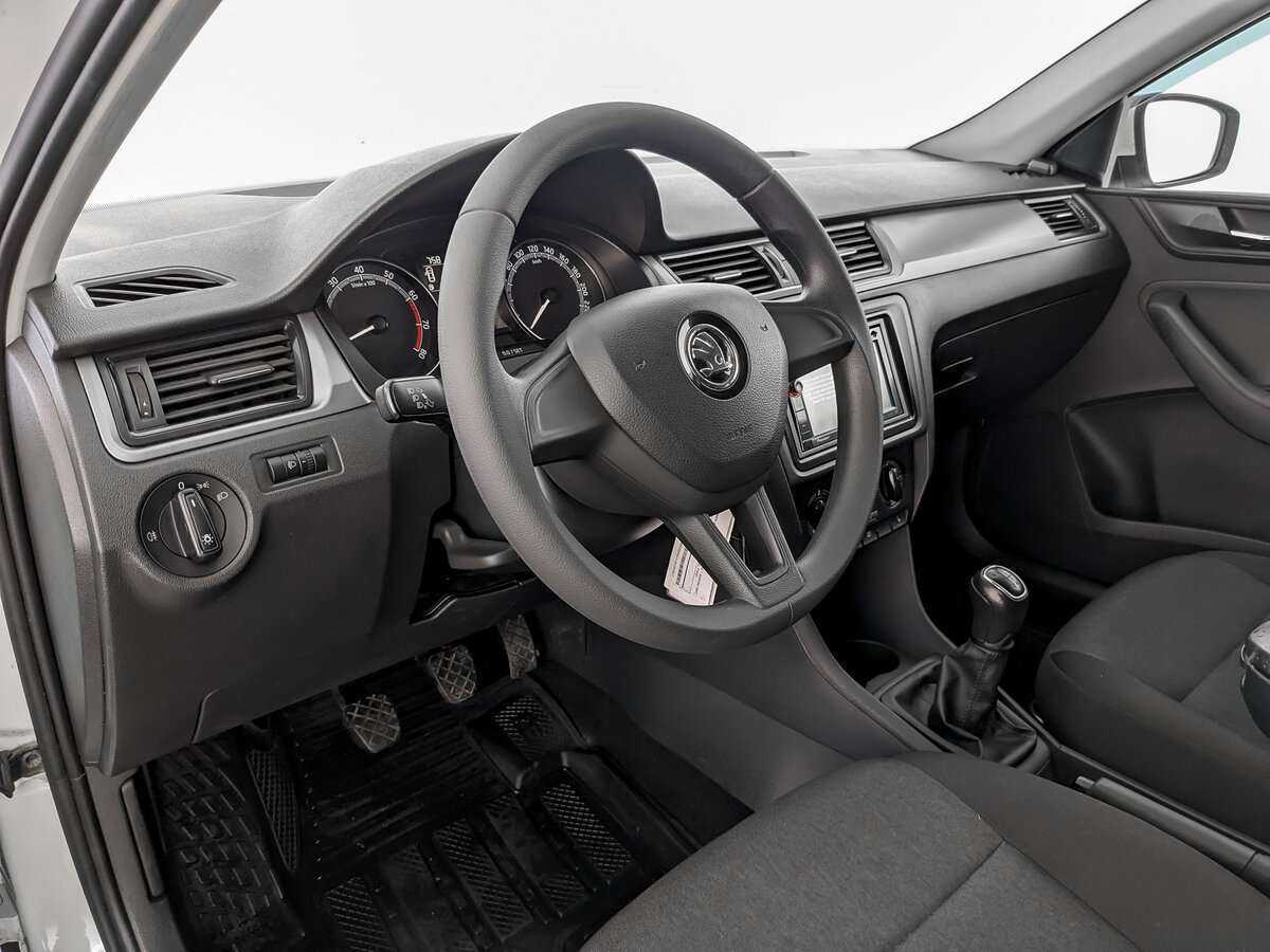 Купить Skoda Rapid с пробегом. Фото: #13