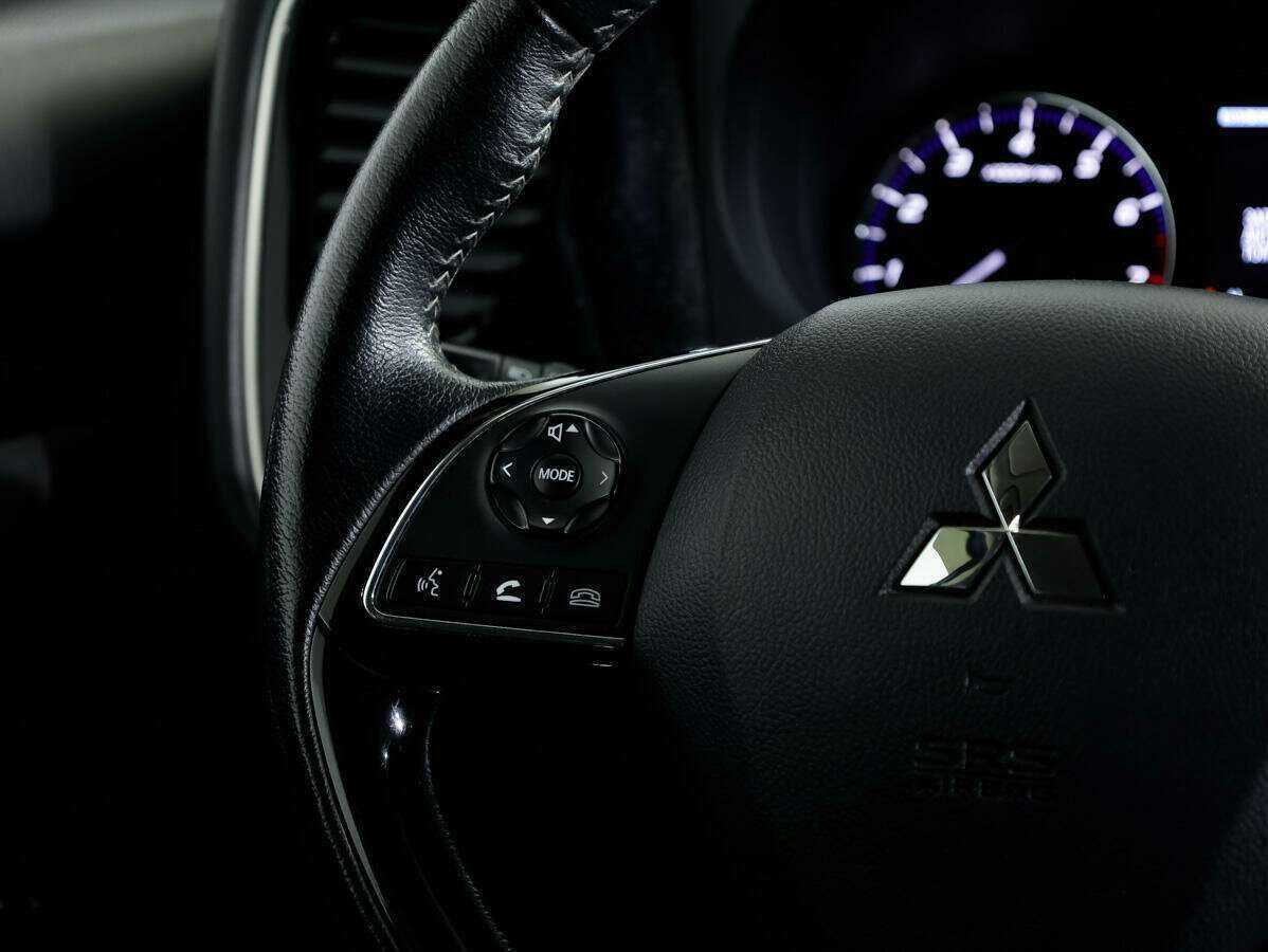 Купить Mitsubishi Outlander с пробегом. Фото: #13