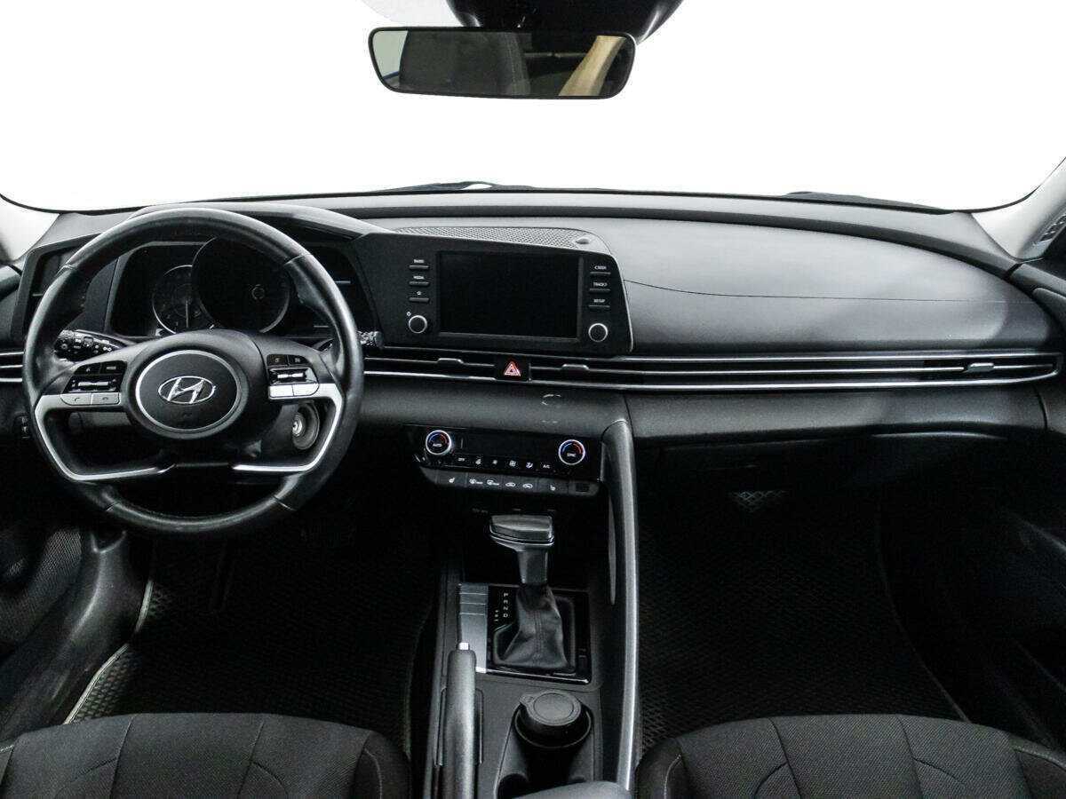 Купить Hyundai Elantra с пробегом. Фото: #12
