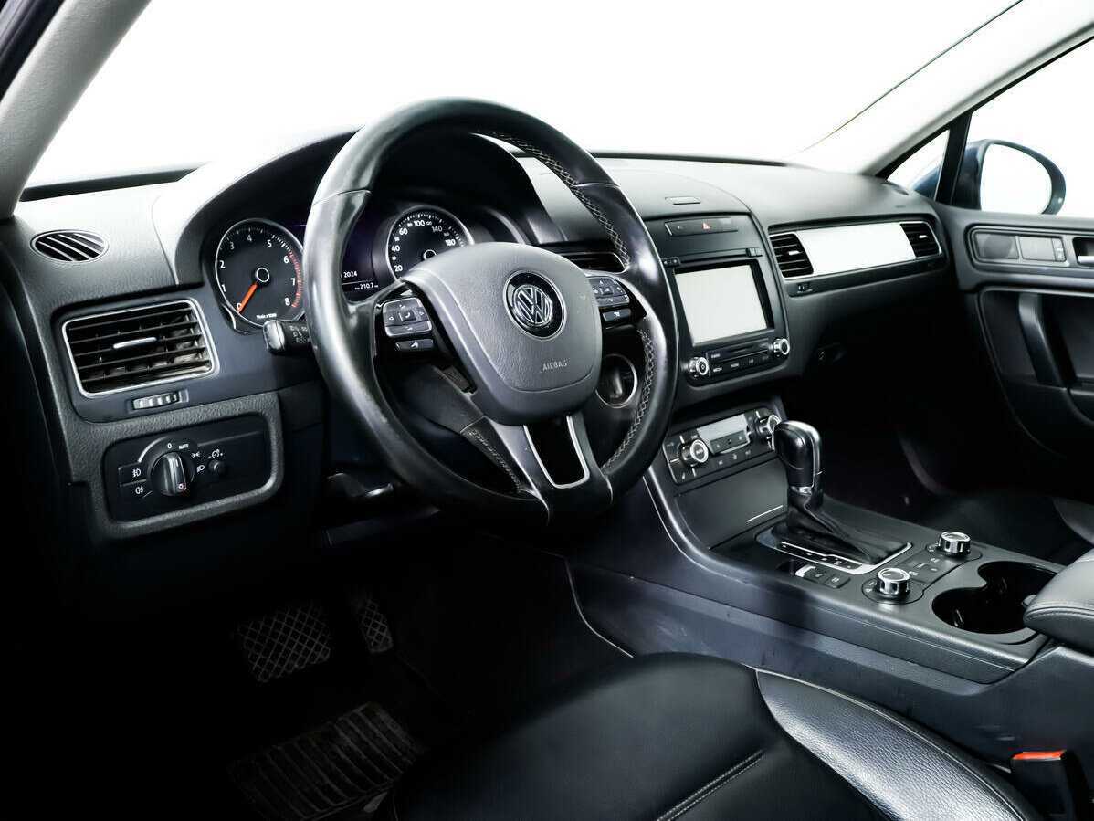 Купить Volkswagen Touareg с пробегом. Фото: #12