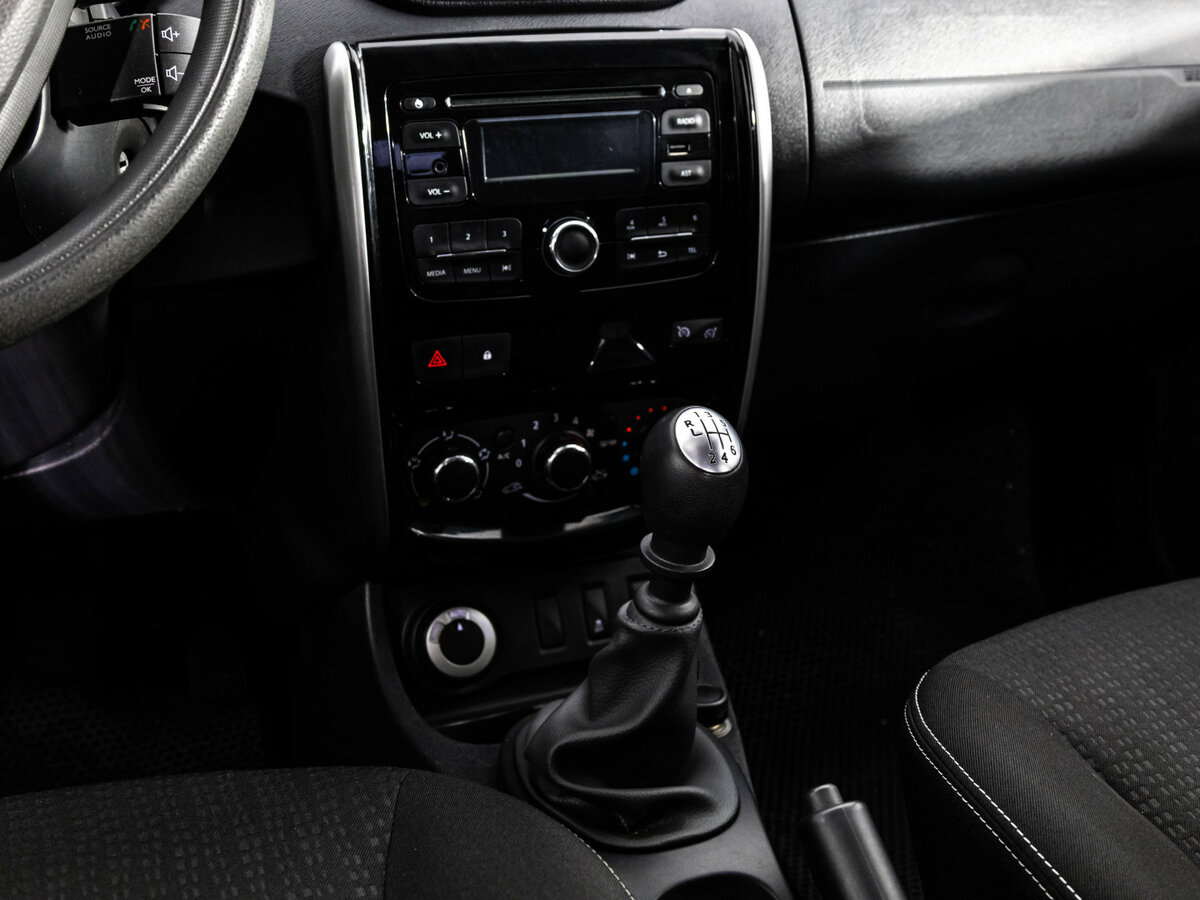 Купить Nissan Terrano с пробегом. Фото: #8