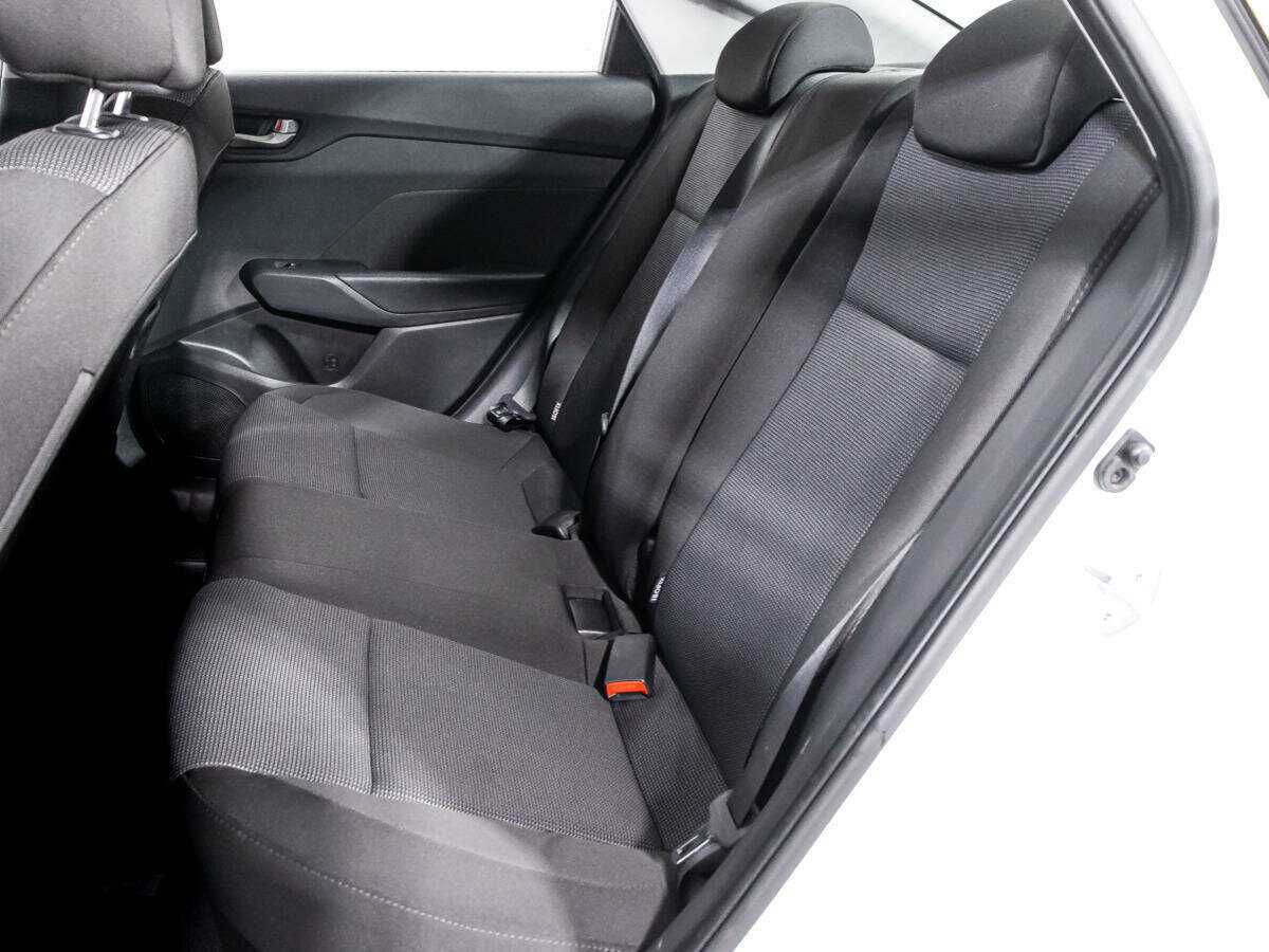 Купить Hyundai Solaris с пробегом. Фото: #9