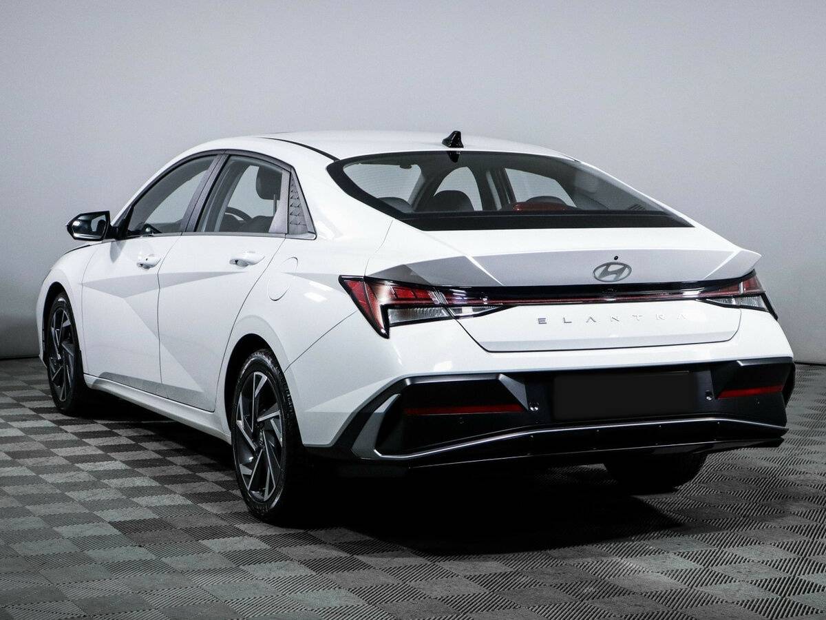Купить Hyundai Elantra с пробегом. Фото: #6