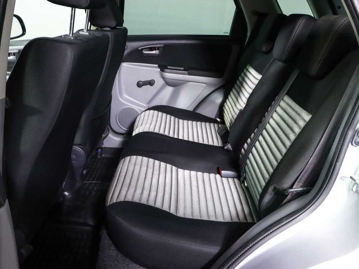 Купить Suzuki SX4 с пробегом. Фото: #9