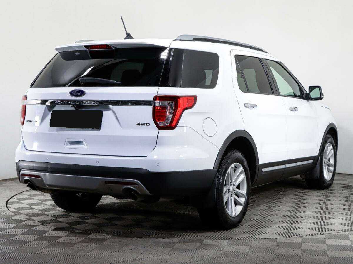 Купить Ford Explorer с пробегом. Фото: #4