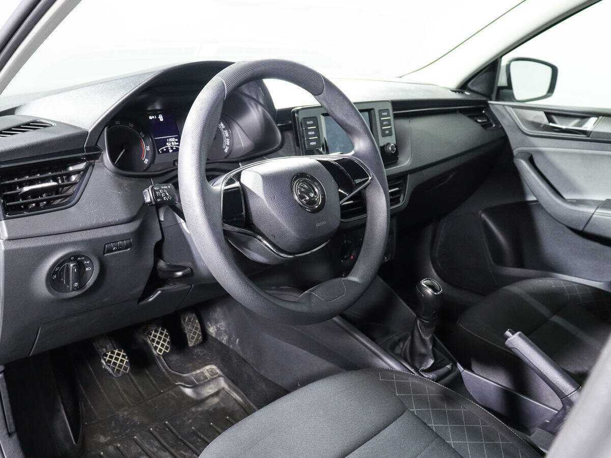 Купить Skoda Rapid с пробегом. Фото: #13