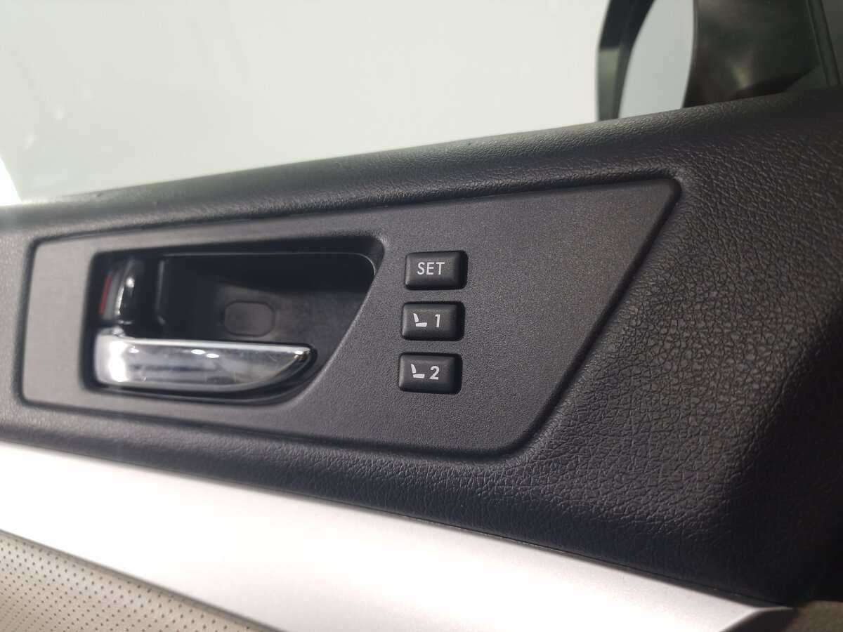 Купить Subaru Outback с пробегом. Фото: #10