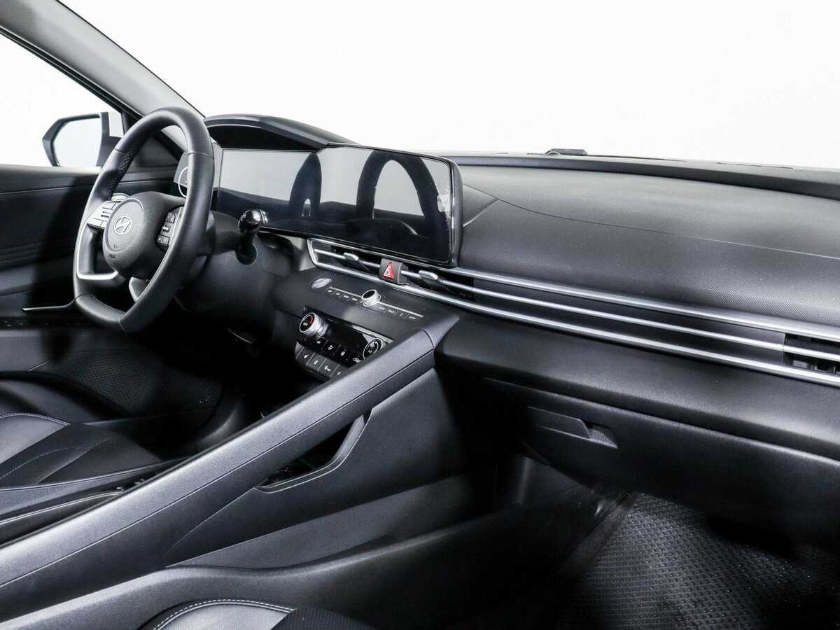 Купить Hyundai Elantra с пробегом. Фото: #8