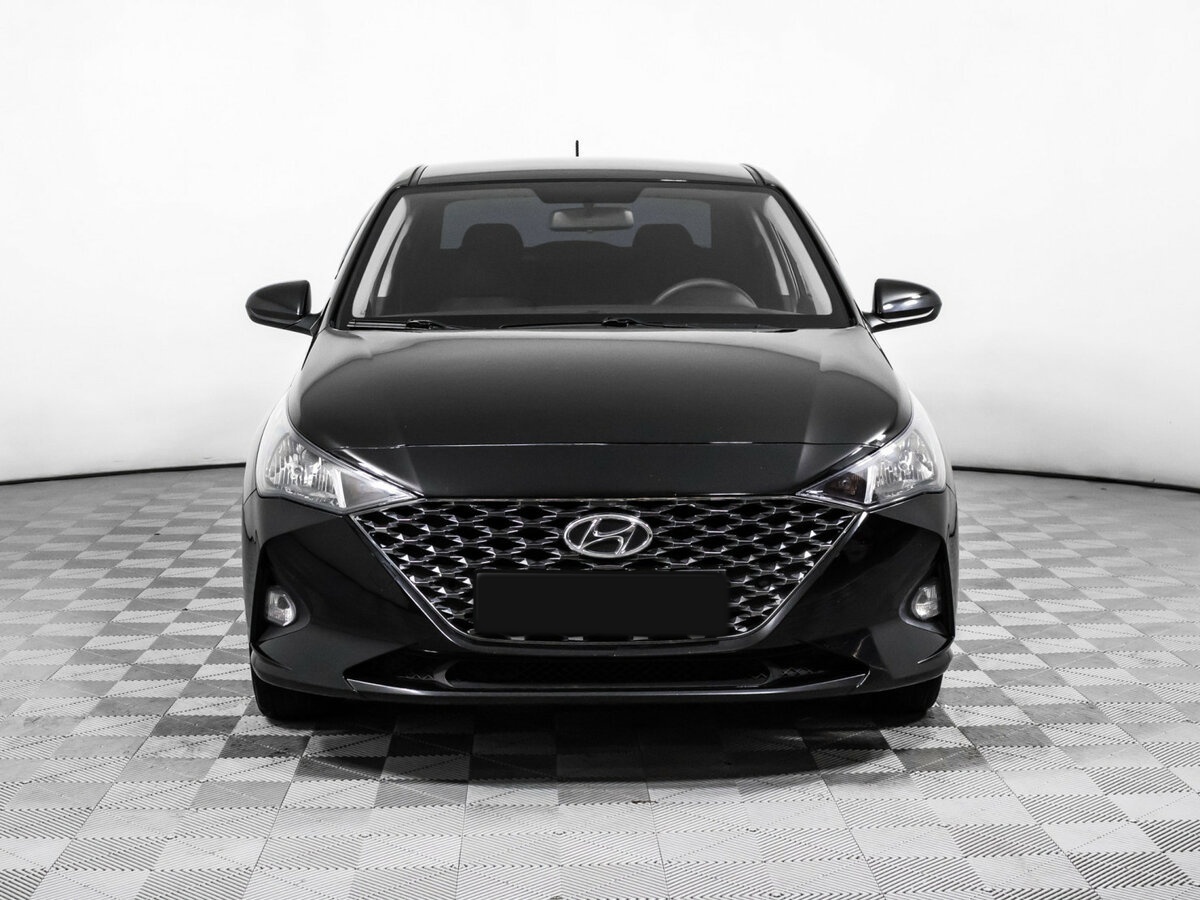 Купить Hyundai Solaris с пробегом. Фото: #1