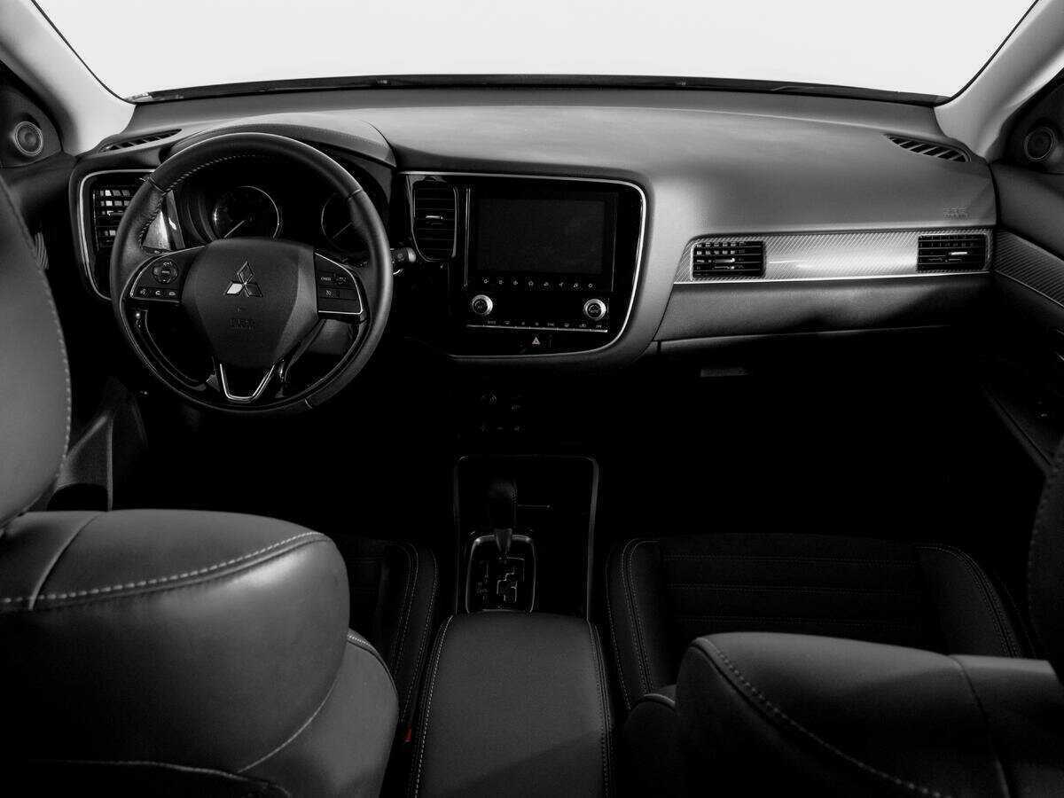 Купить Mitsubishi Outlander с пробегом. Фото: #11