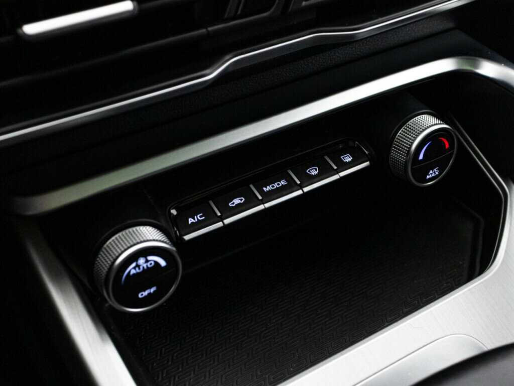 Купить Geely Coolray с пробегом. Фото: #17