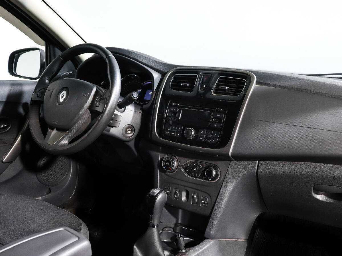 Купить Renault Sandero с пробегом. Фото: #8