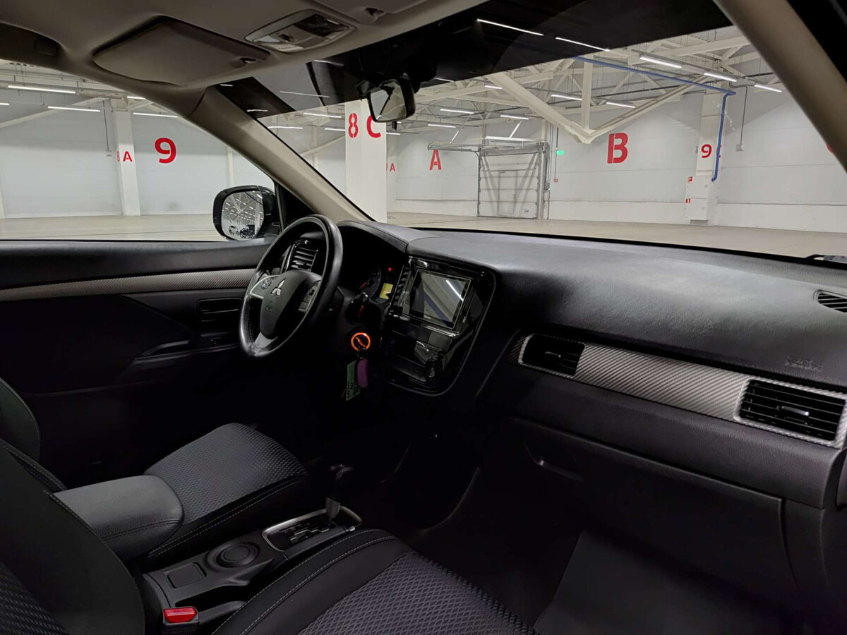Купить Mitsubishi Outlander с пробегом. Фото: #10