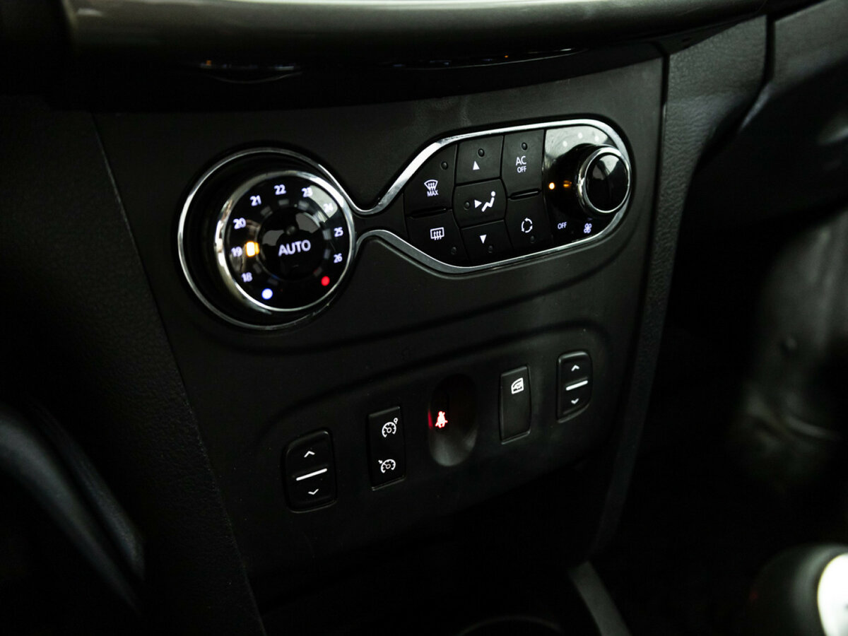 Купить Renault Logan с пробегом. Фото: #13
