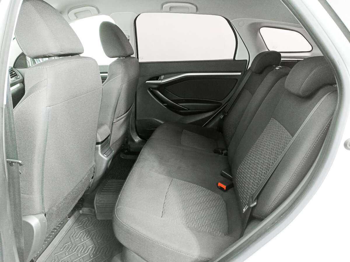 Купить Lada (ВАЗ) Vesta с пробегом. Фото: #9