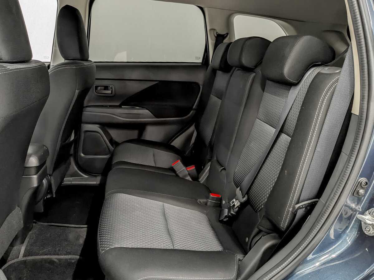 Купить Mitsubishi Outlander с пробегом. Фото: #11