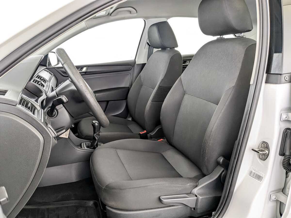 Купить Skoda Rapid с пробегом. Фото: #14