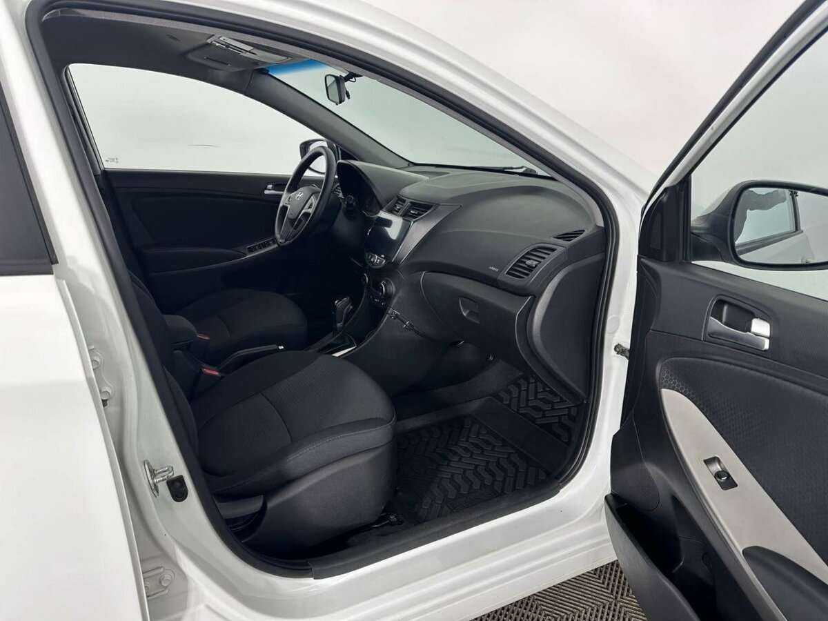 Купить Hyundai Solaris с пробегом. Фото: #12