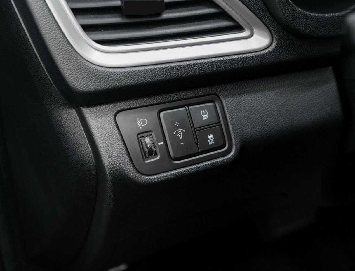 Купить Hyundai Solaris с пробегом. Фото: #9