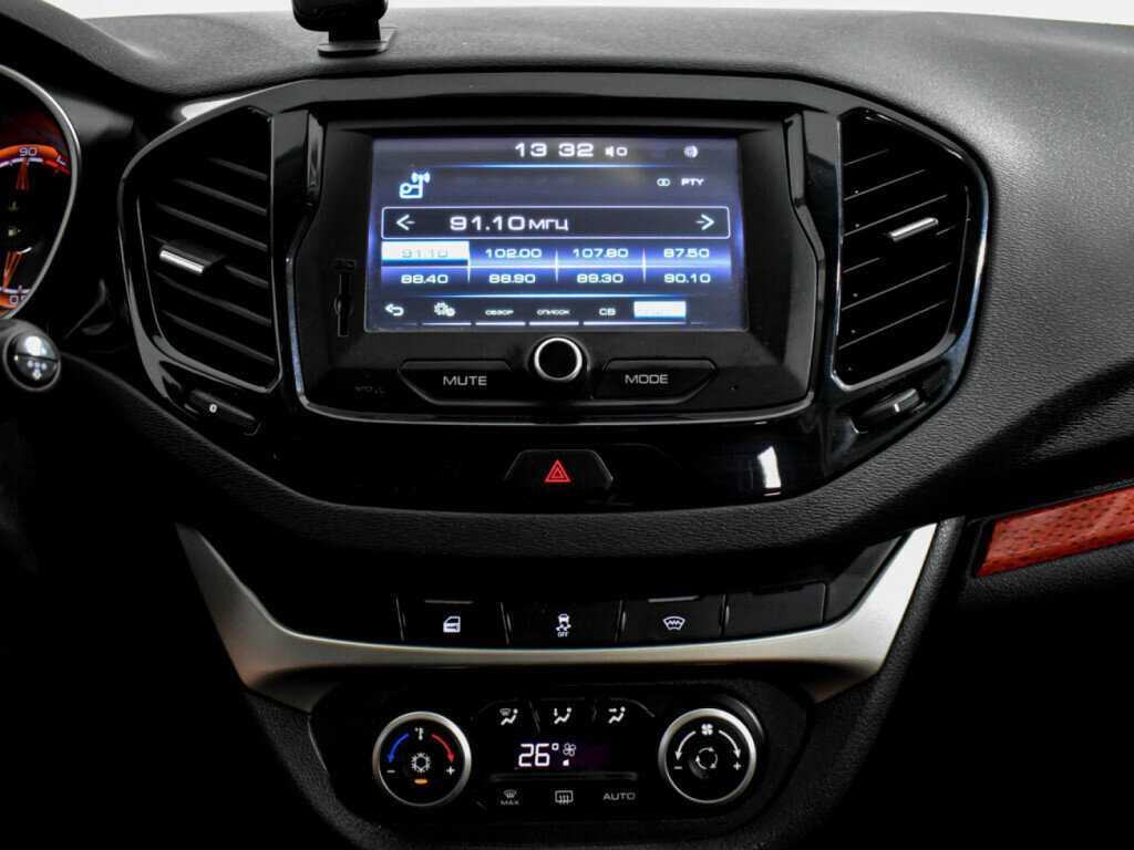 Купить Lada (ВАЗ) Vesta с пробегом. Фото: #10