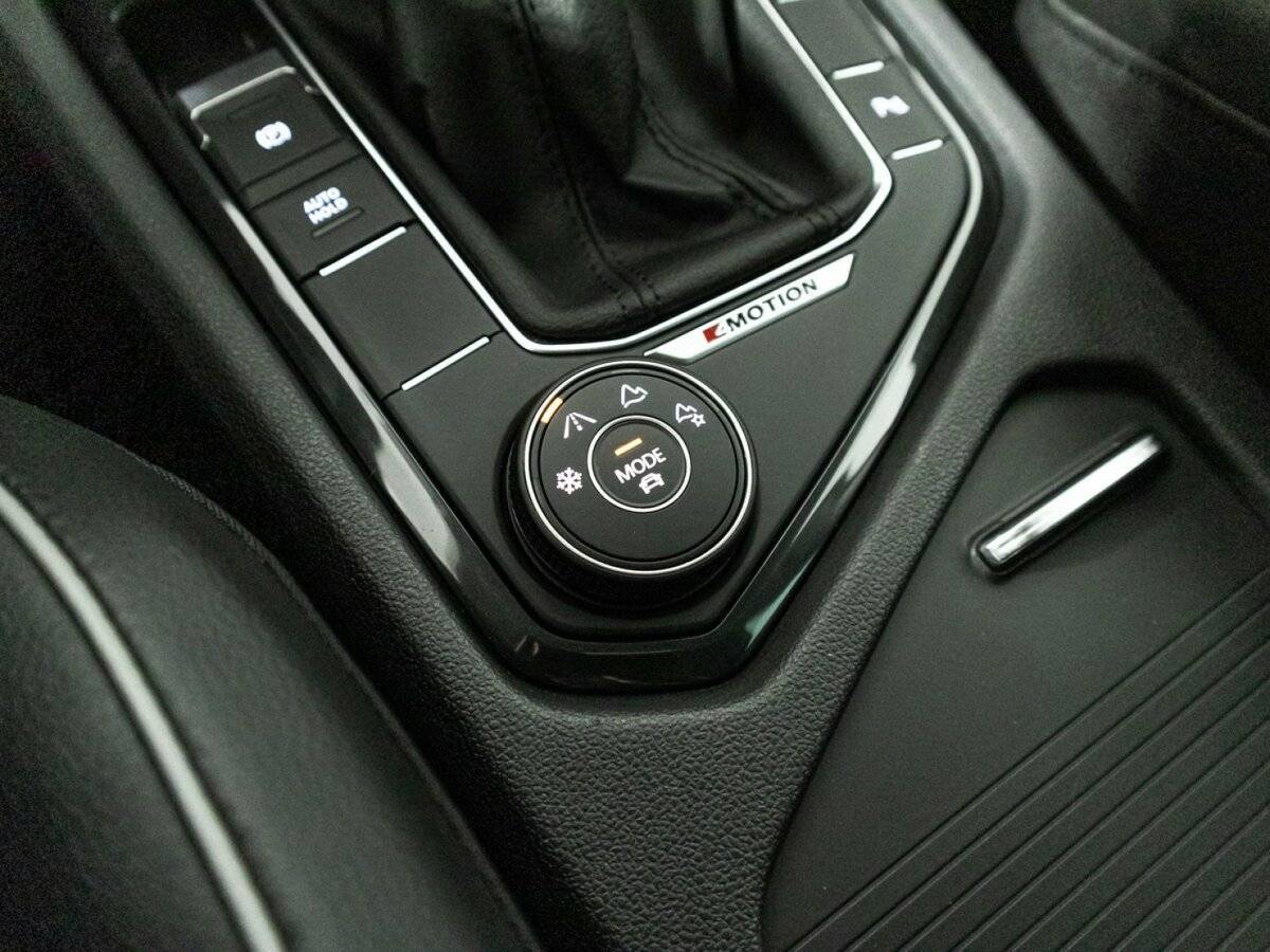 Купить Volkswagen Tiguan с пробегом. Фото: #19