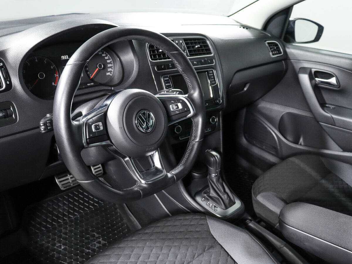 Купить Volkswagen Polo с пробегом. Фото: #10