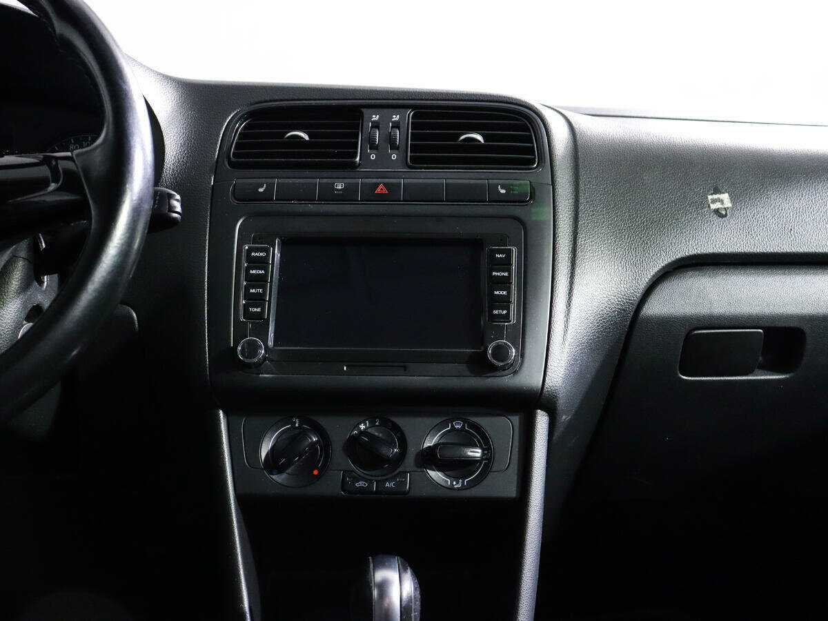 Купить Volkswagen Polo с пробегом. Фото: #11