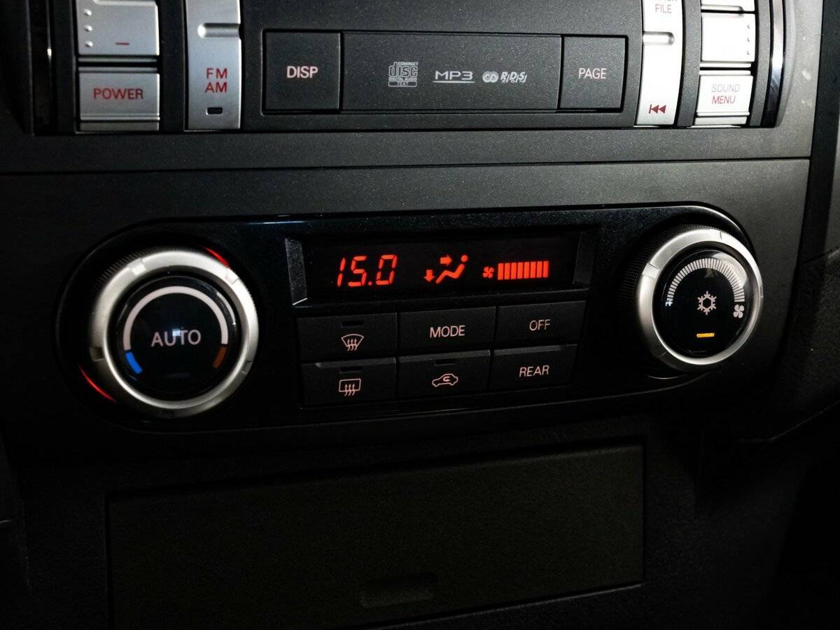 Купить Mitsubishi Pajero с пробегом. Фото: #10