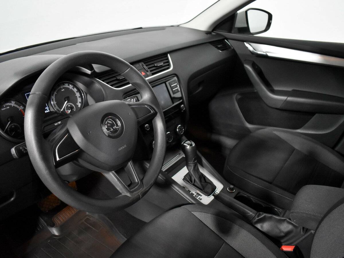 Купить Skoda Octavia с пробегом. Фото: #6
