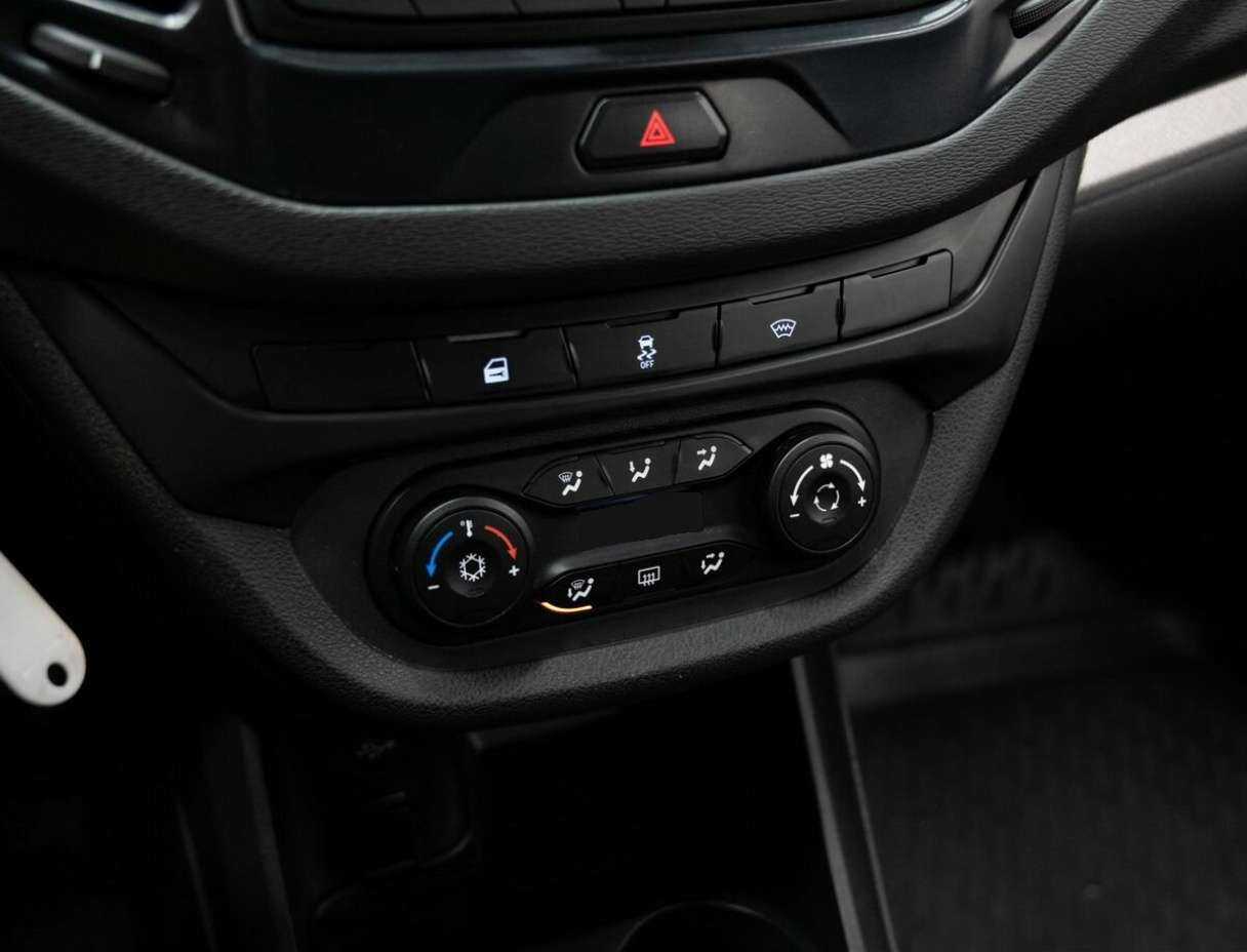 Купить Lada (ВАЗ) Vesta с пробегом. Фото: #19