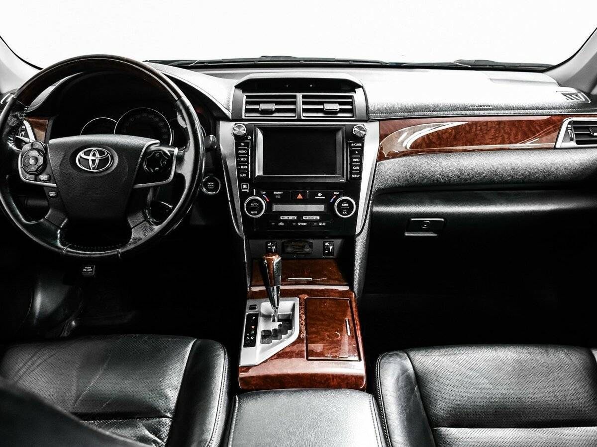 Купить Toyota Camry с пробегом. Фото: #10