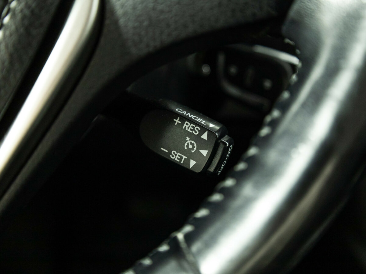 Купить Toyota RAV4 с пробегом. Фото: #16