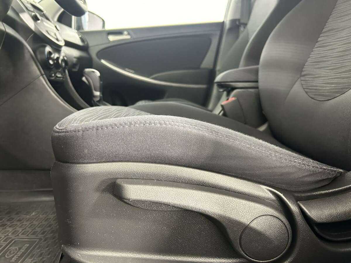 Купить Hyundai Solaris с пробегом. Фото: #9