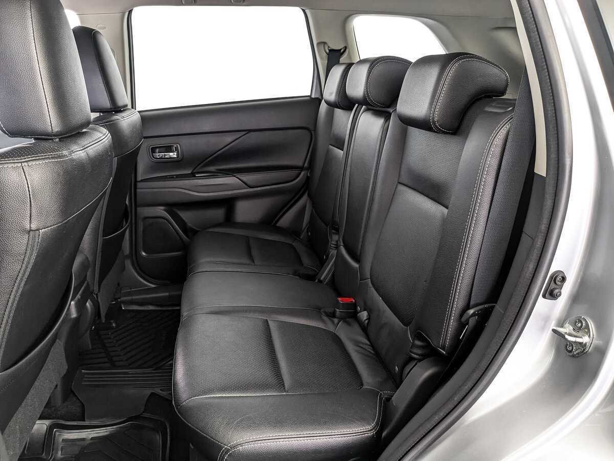 Купить Mitsubishi Outlander с пробегом. Фото: #12
