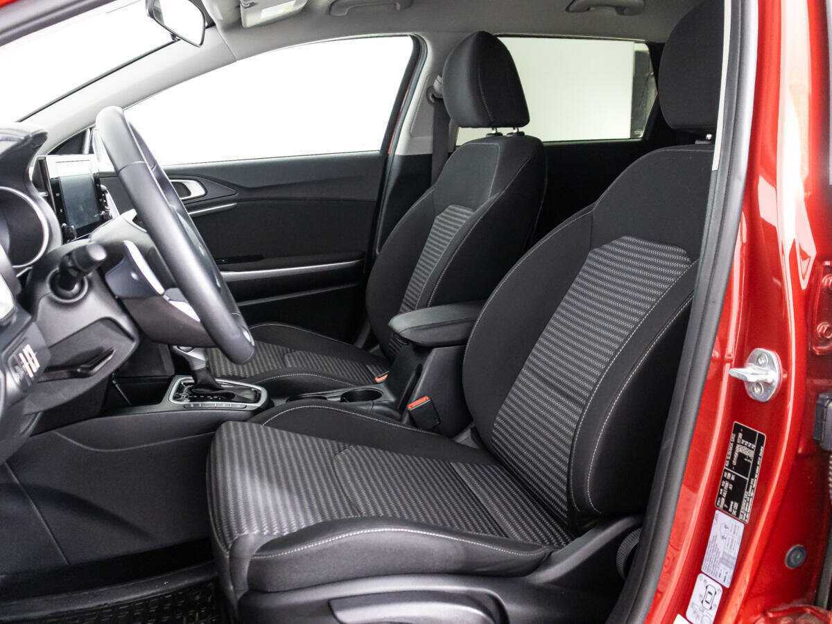 Купить Kia Ceed с пробегом. Фото: #21
