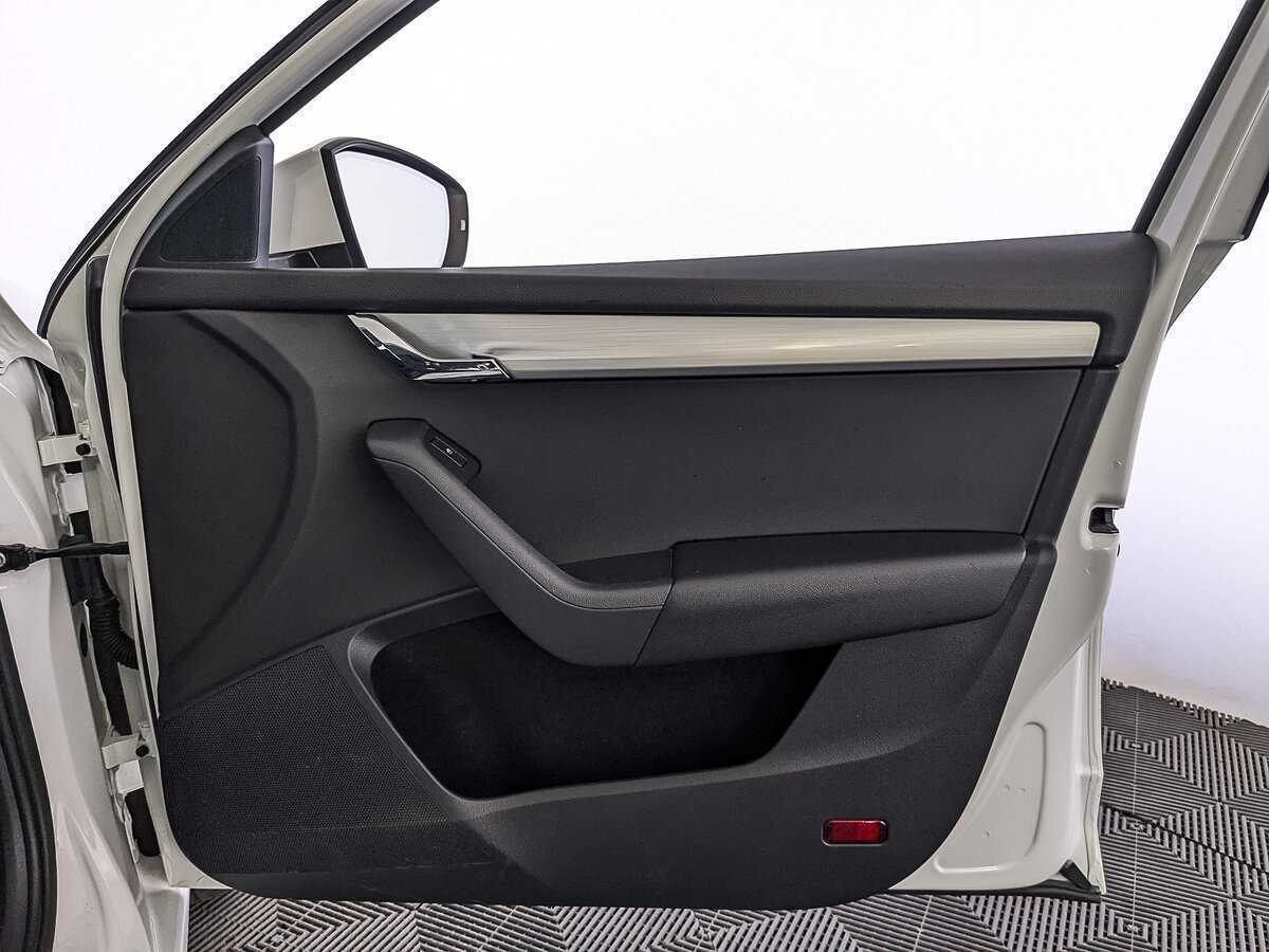 Купить Skoda Octavia с пробегом. Фото: #23