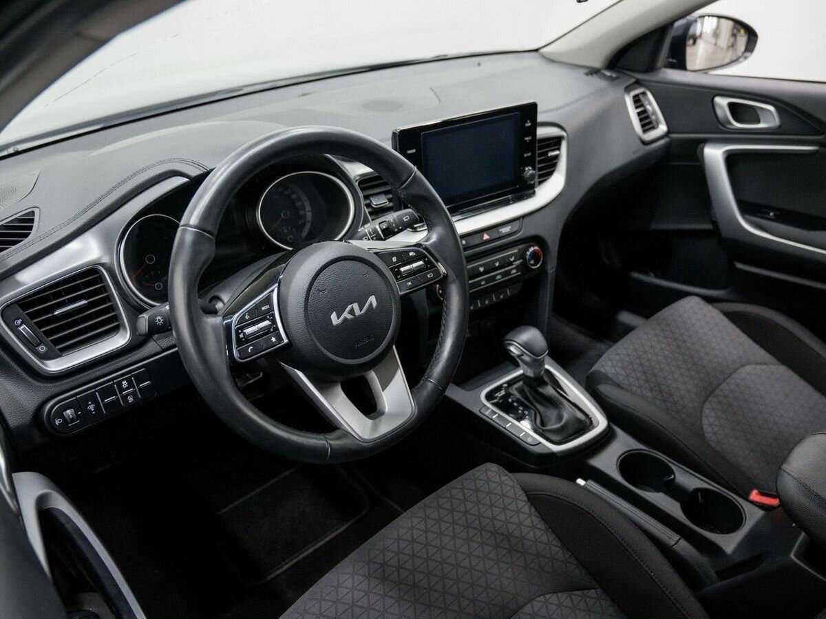 Купить Kia Ceed с пробегом. Фото: #13