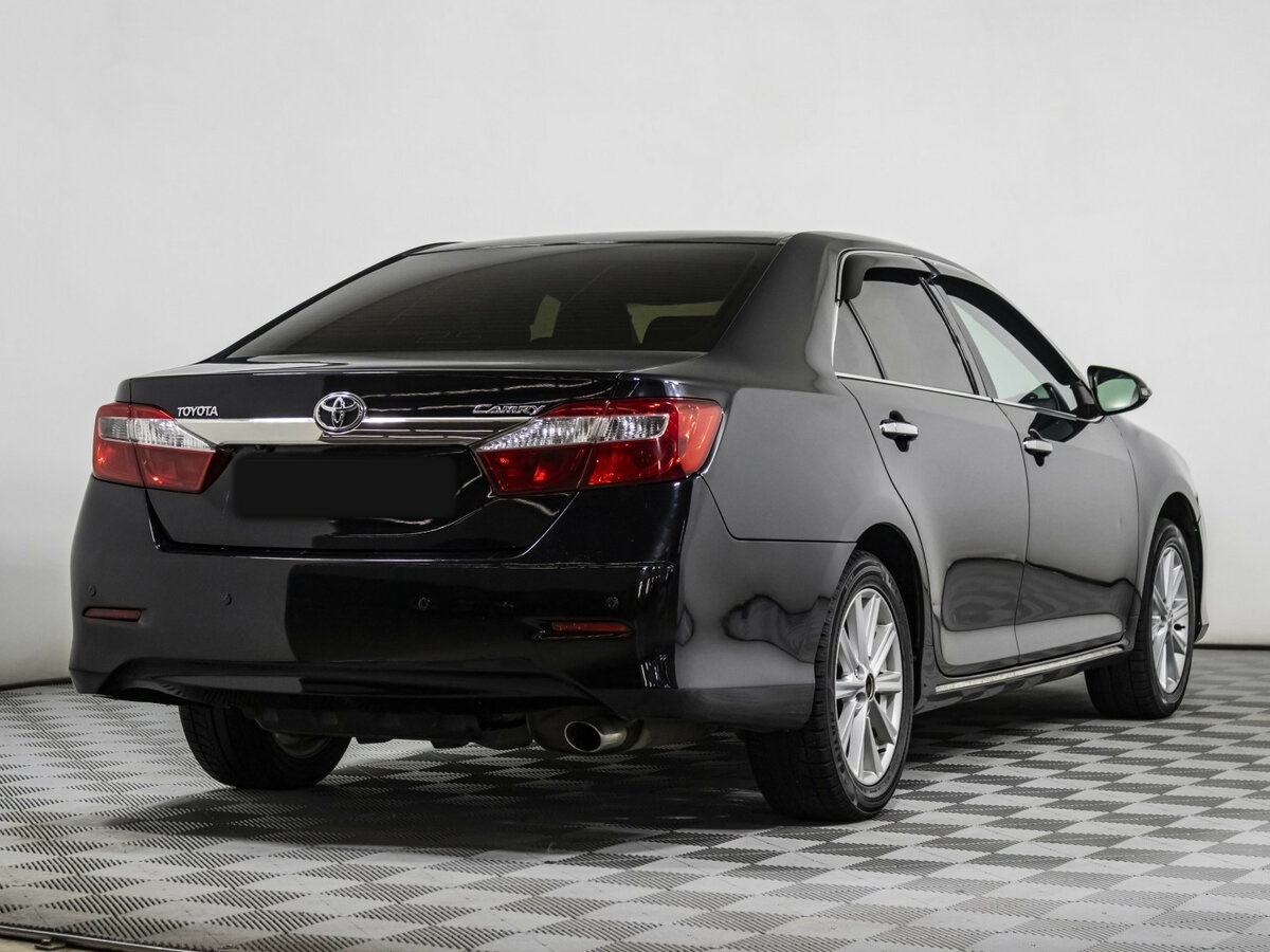 Купить Toyota Camry с пробегом. Фото: #3