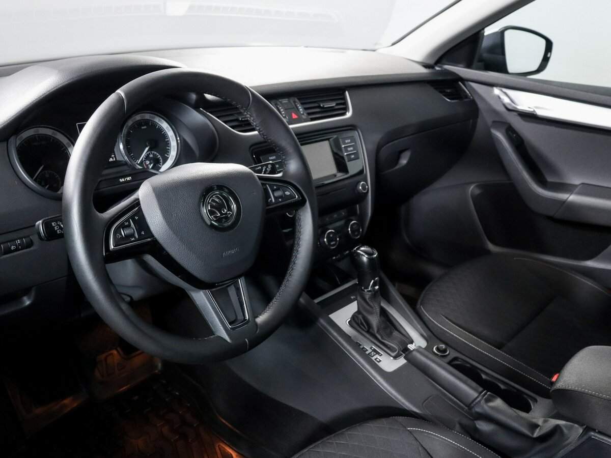 Купить Skoda Octavia с пробегом. Фото: #9