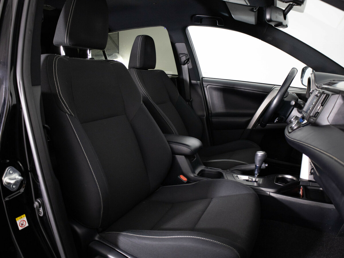 Купить Toyota RAV4 с пробегом. Фото: #15