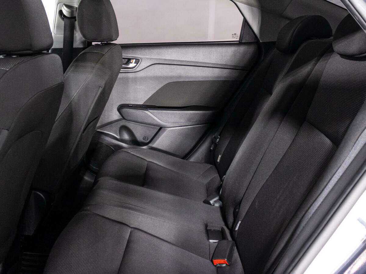 Купить Hyundai Solaris с пробегом. Фото: #9