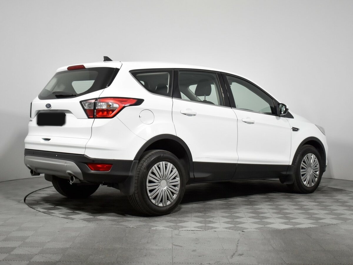 Купить Ford Kuga с пробегом. Фото: #3