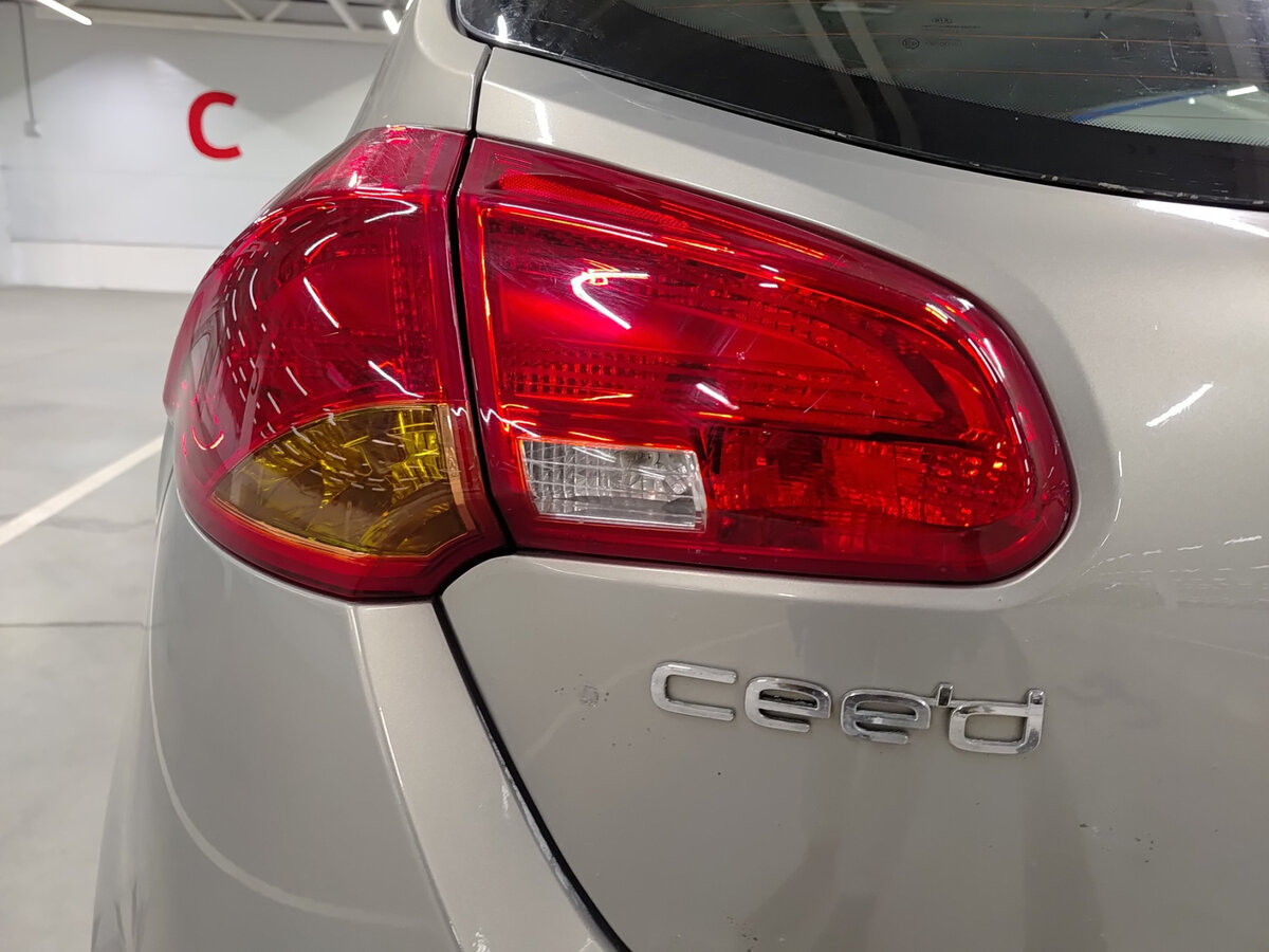 Купить Kia Ceed с пробегом. Фото: #8
