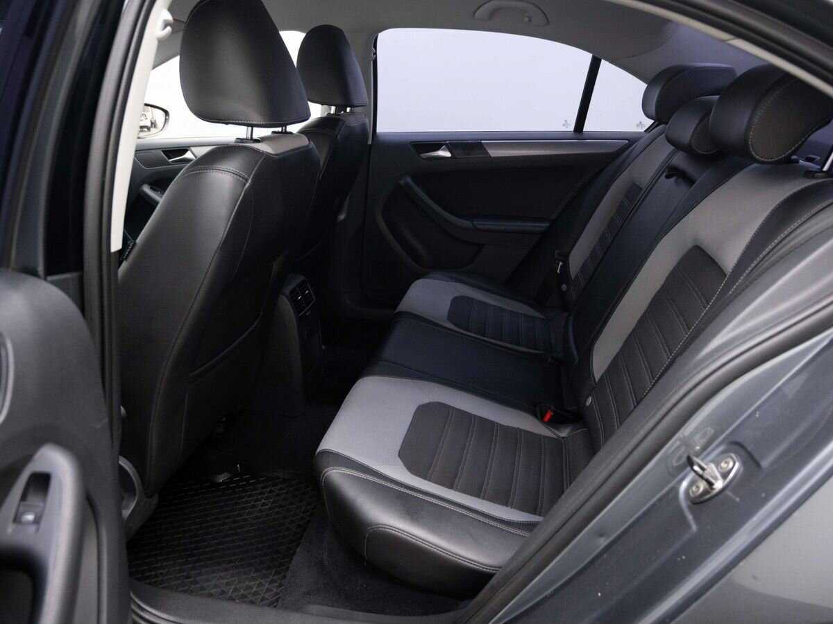 Купить Volkswagen Jetta с пробегом. Фото: #8