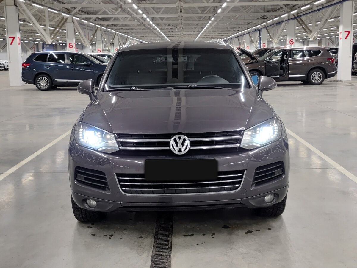 Купить Volkswagen Touareg с пробегом. Фото: #1